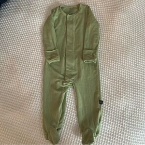 NWOT | Magnetic Me Onesie | Green | 3-6m